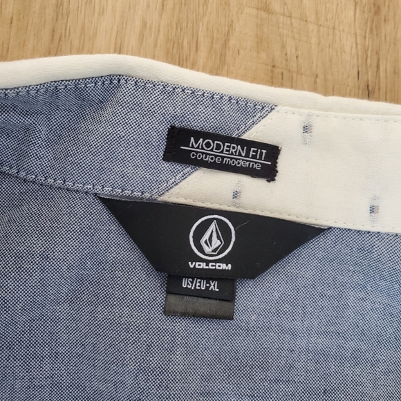 Volcan button up - Picture 2 of 2
